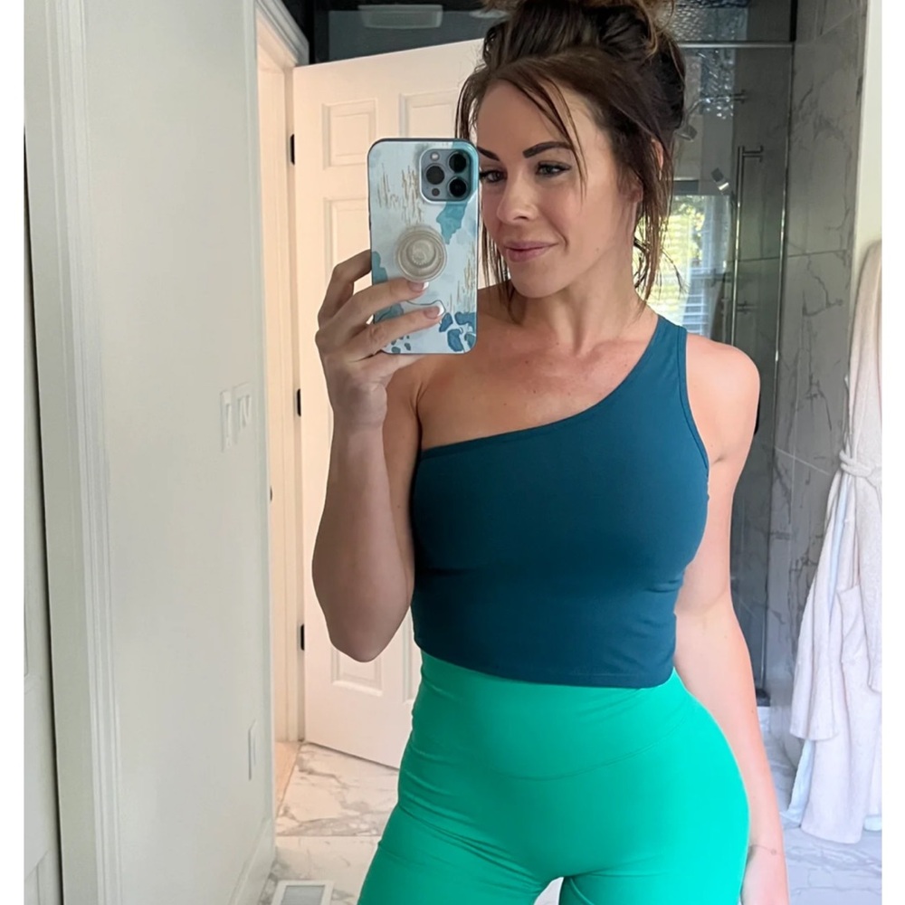 P’TULA One Shoulder Crop